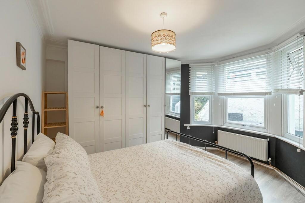 Lovely West London Entire Apartment Esterno foto