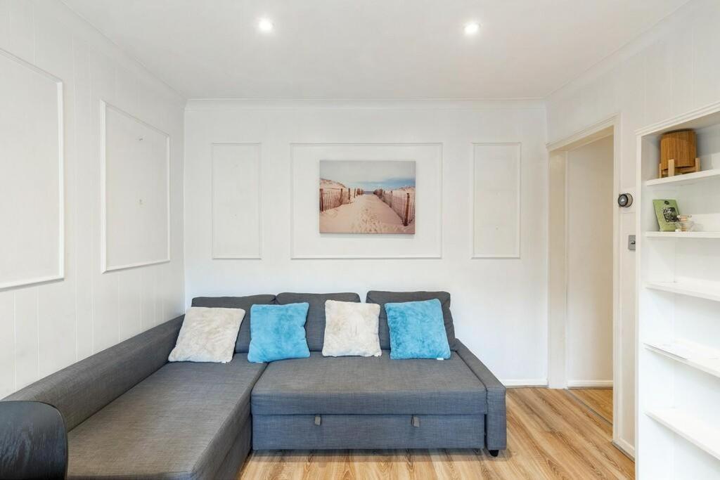 Lovely West London Entire Apartment Esterno foto